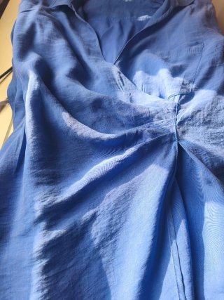 Vestido cruzado Zara azul con fruncido