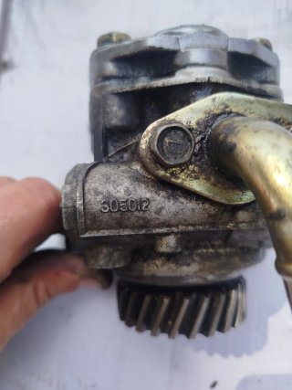 Bomba Dirección Montero 2.8