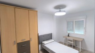 Habitación en alquiler para chicas estudiantes
