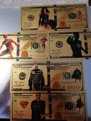 Billetes de Superhéroes Dorados