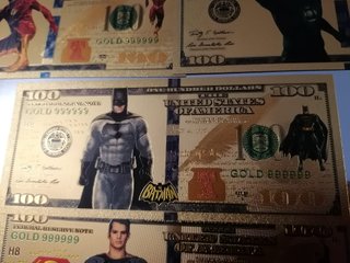 Billetes de Superhéroes Dorados