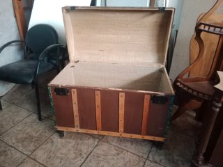Lote máquina de coser antigua y mueble