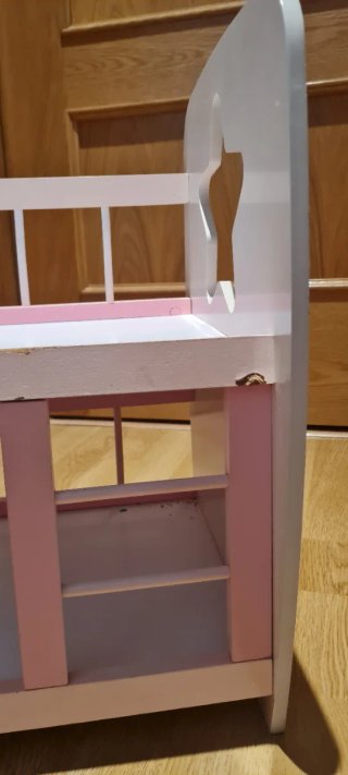 Cuna para muñecos blanca y rosa