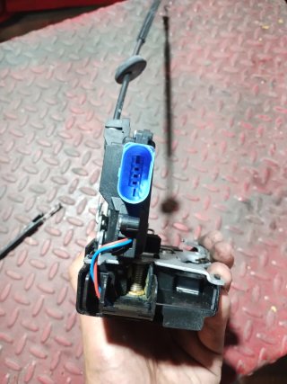 Cerradura Puerta Izquierda Golf V