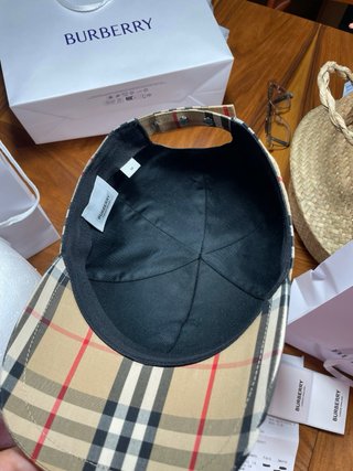 Gorra Burberry Nova Check con Logo TB