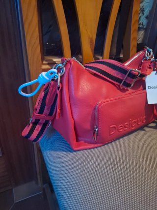 Bolso desigual a estrenar
