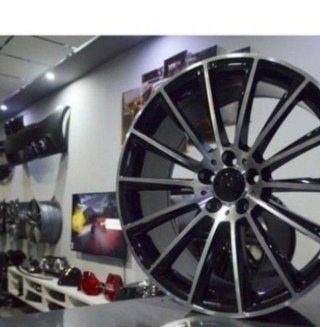 Juego de 4 Llantas 18 Radial Black MB34
