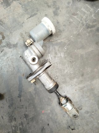 Bomba embrague Montero V20/V40