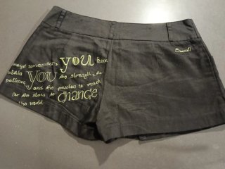 Falda pantalón negra con botones