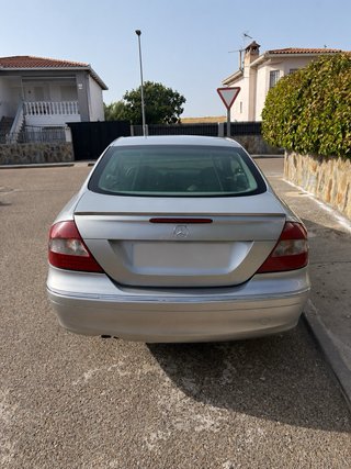 Mercedes-Benz  CLK 2004