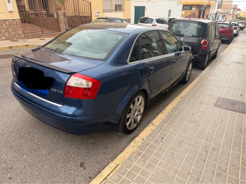 Audi A4 2003 - foto 1