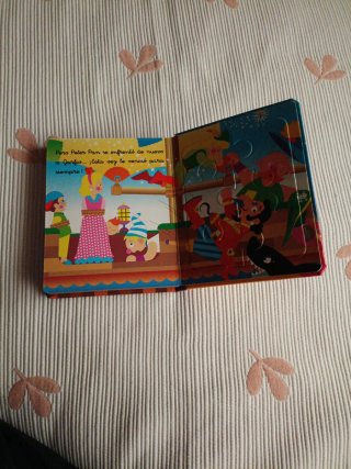 Libro Peter Pan con 6 puzzles