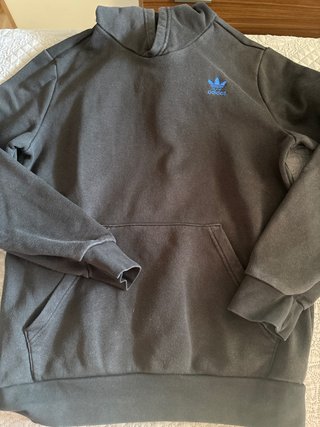 Sudadera Adidas Negra con Logo Azul