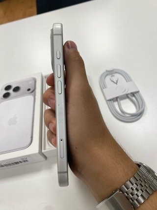 iPhone 17 Pro Apple