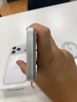 iPhone 17 Pro Apple