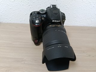 Cámara Nikon D5300 con objetivos