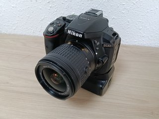 Cámara Nikon D5300 con objetivos