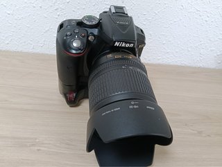 Cámara Nikon D5300 con objetivos