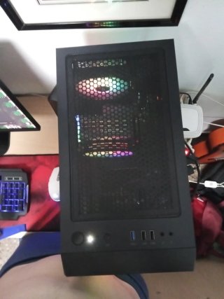 Caja de PC Gaming con RGB