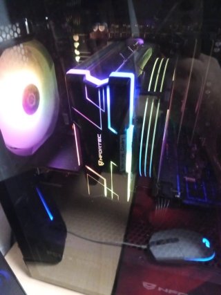 Caja de PC Gaming con RGB