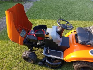 Tractor cortacésped Husqvarna naranja
