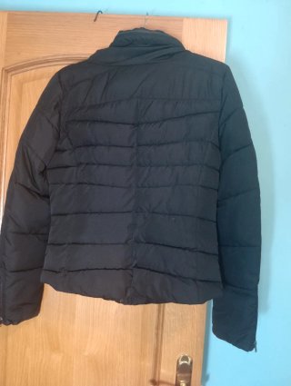 Chaquetón negro acolchado