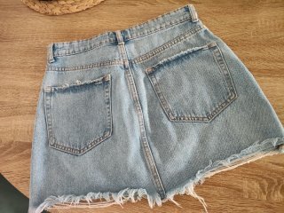 Falda vaquera Zara Talla M desgastada