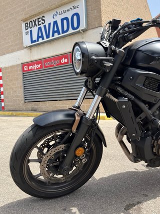 Yamaha XSR 700 Negra