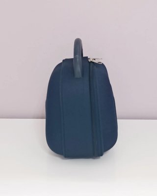 Neceser negro con cremallera y bolsillo interior