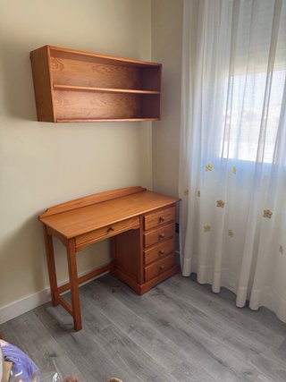 Habitación de madera, buen estado