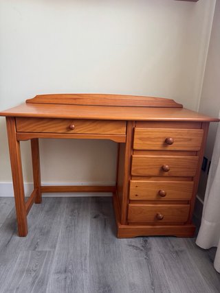 Habitación de madera, buen estado