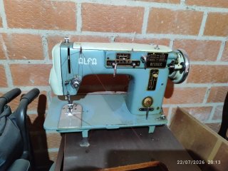 Máquina de coser Alfa Alfamatic