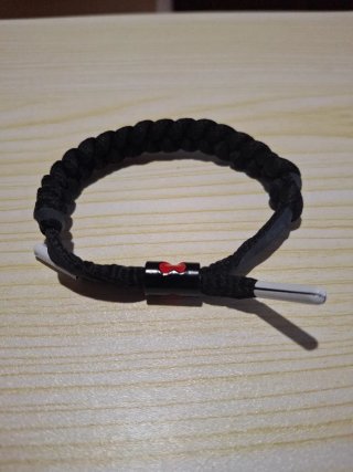 Pulsera trenzada negra