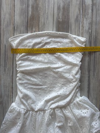 Vestido blanco strapless con bordados talla S