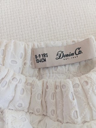 Pantalón corto blanco calado