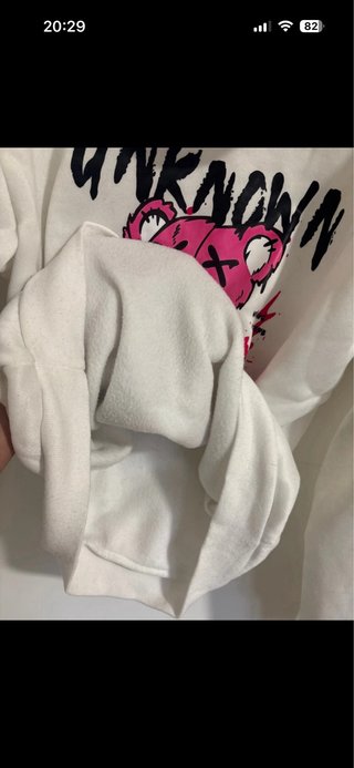 Sudadera UNKNOWN Oso Rosa Estampado
