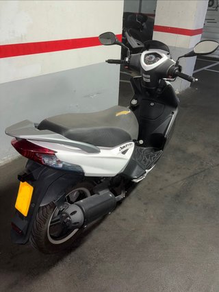 Kymco Agility City 50 cc Scooter Blanco 49 cc