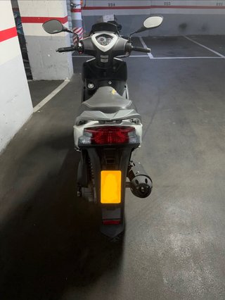 Kymco Agility City 50 cc Scooter Blanco 49 cc