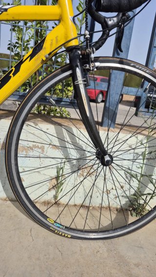 Bicicleta de carretera cuadro en  aluminio