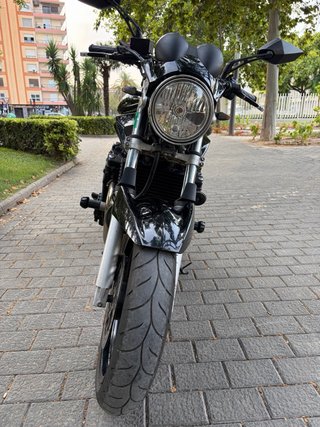 Suzuki GSF 650 Bandit Negra