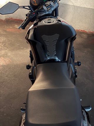 Suzuki GSF 650 Bandit Negra