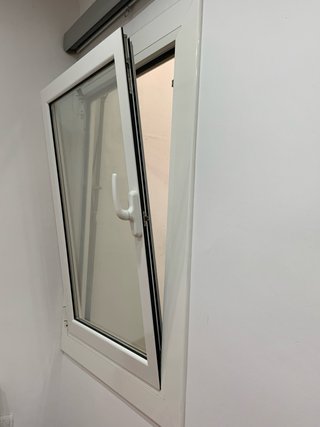 Ventana Oscilobatiente Aluminio Blanca