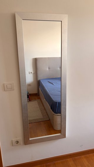Espejo de pared plateado