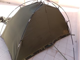 Tienda de campaña verde militar