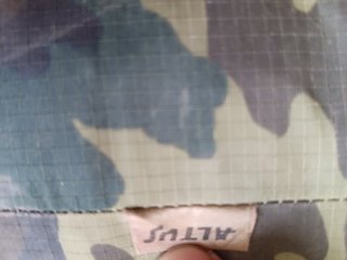 Tienda de campaña verde militar