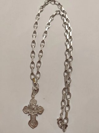 Cadena de plata con colgante de cruz