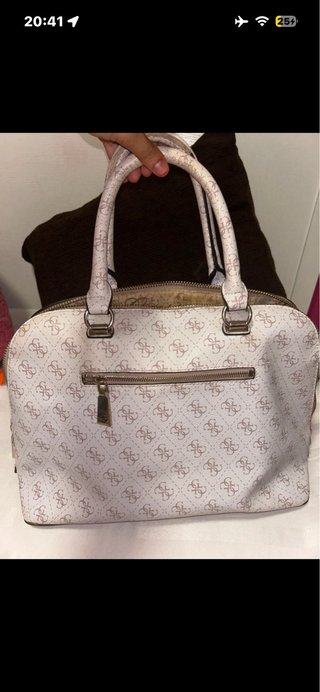 Bolso Guess blanco y dorado