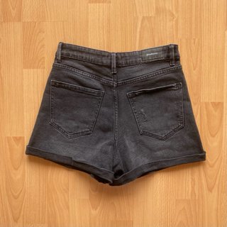 Shorts negros Stradivarius