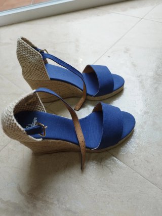 Cuñas Castañer Talla 36 Azul y Beige