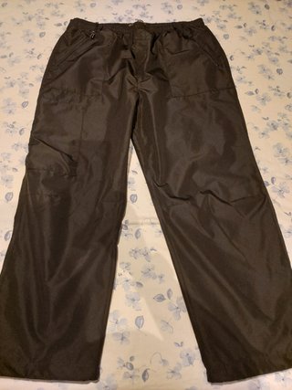 Pantalón Cortavientos Impermeable Negro Primark